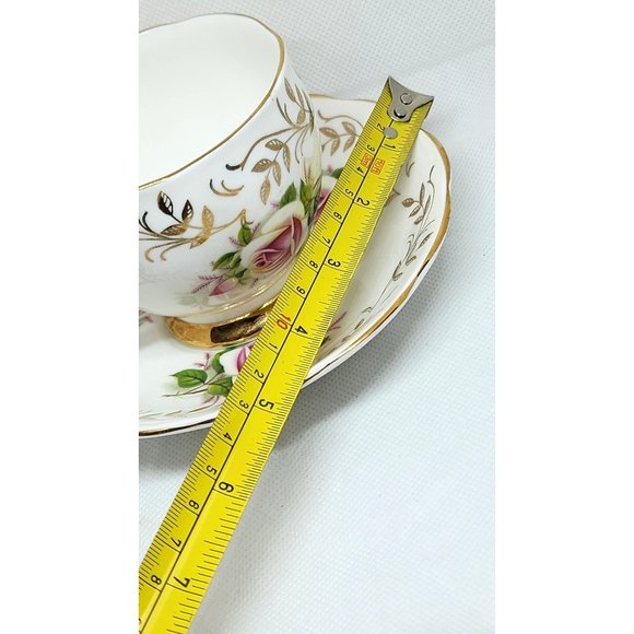 Vintage Queen Anne Floral Bone China England Teacup & Saucer - 112 Gold Trim - Picture 12 of 14